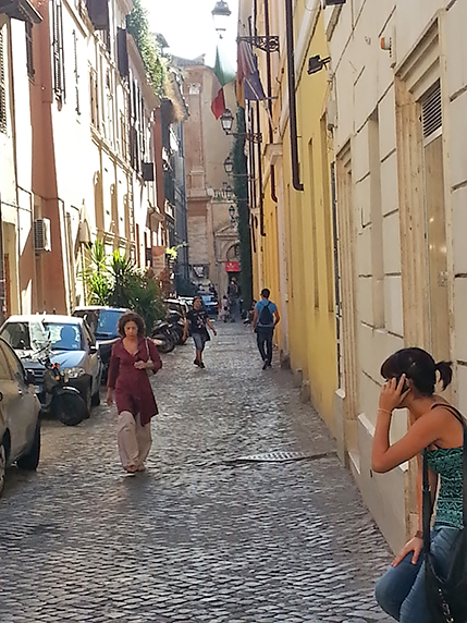 Via San Giacomo street